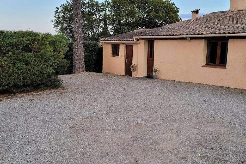 Appartement dans une villa au cœur de la Provence Trans-en-Provence